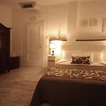 Πανσιόν Domus Lina 2*